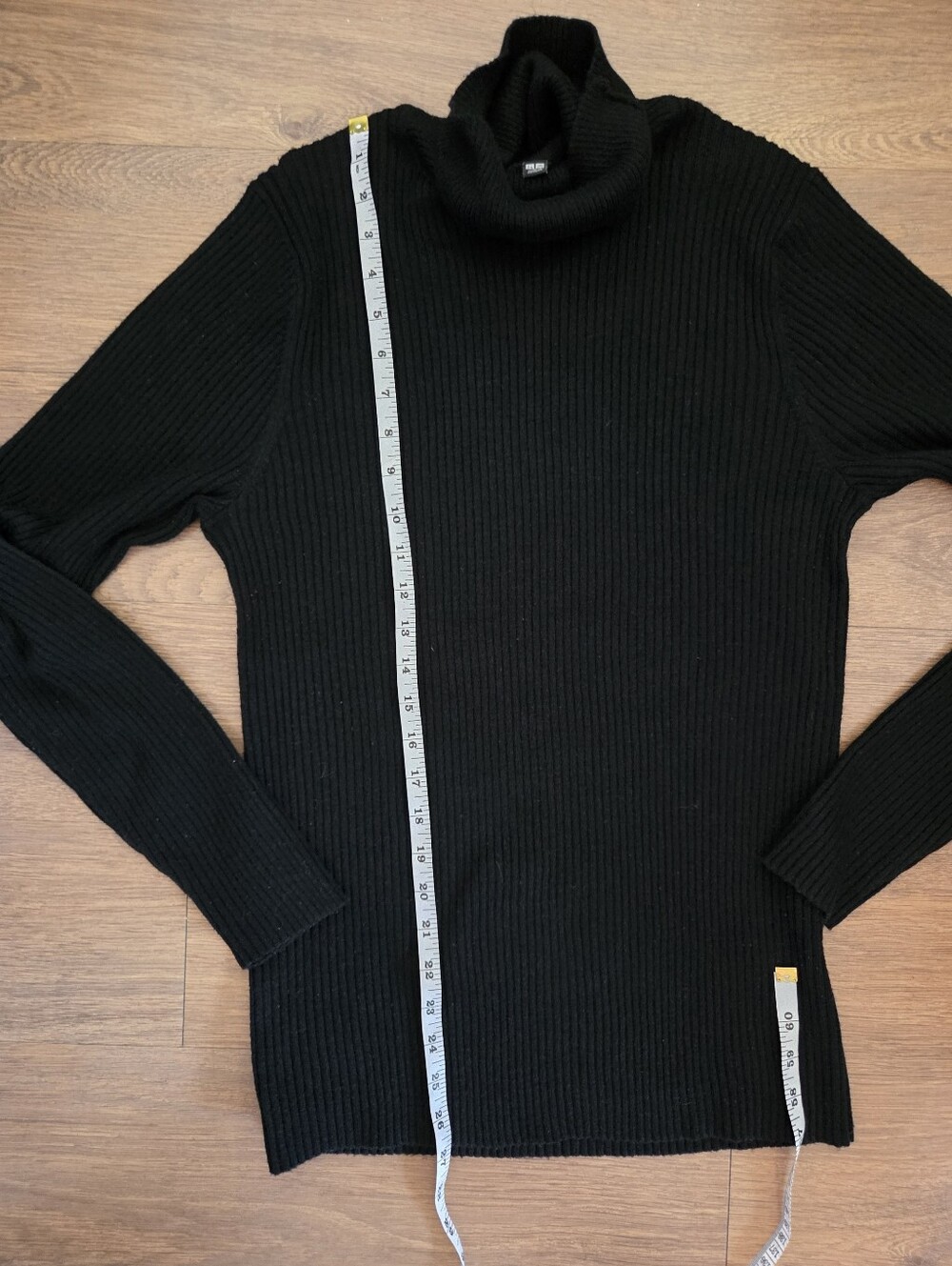 Uniqlo Black Ribbed Turtleneck Sweater for Men - Picture 4 of 4